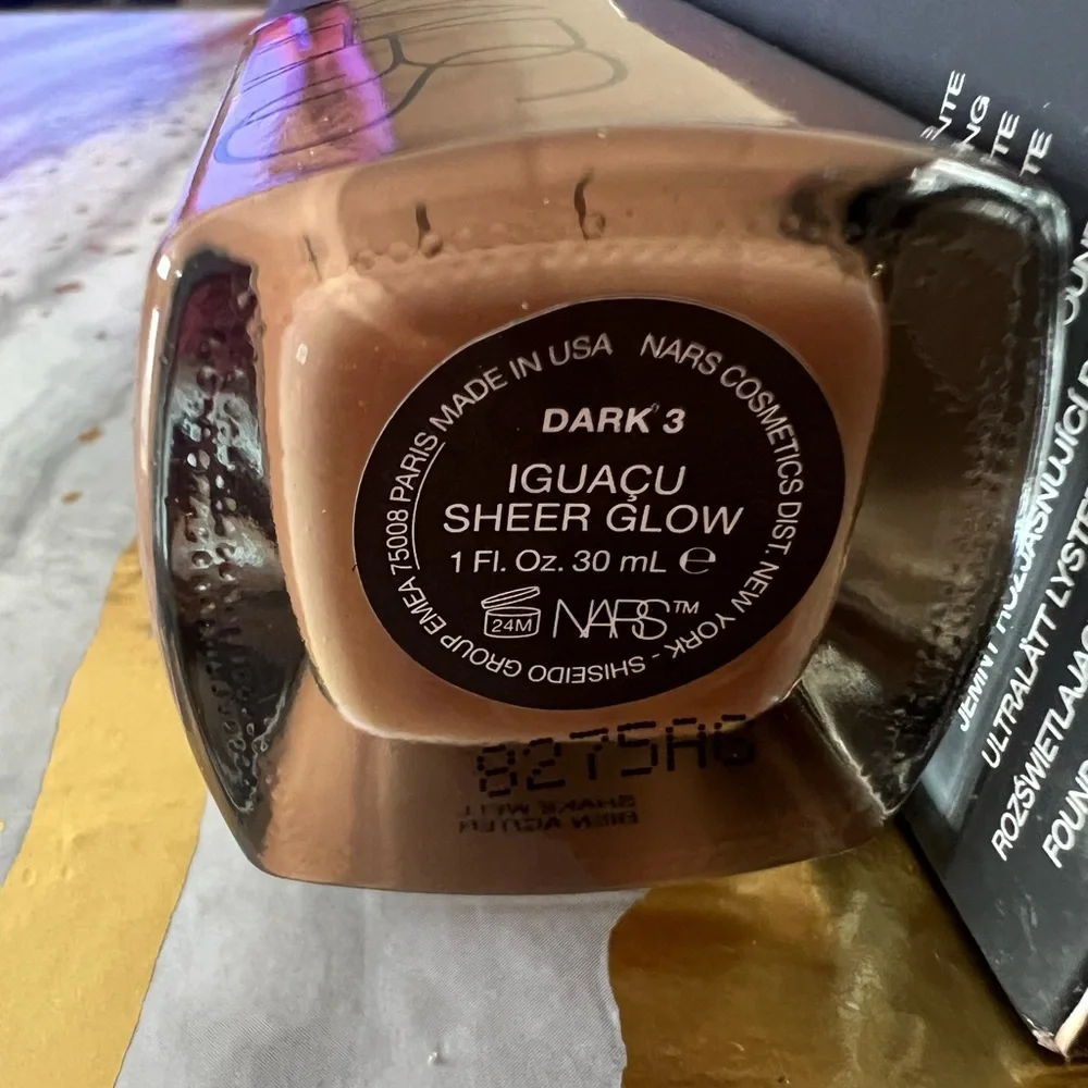 NARS sheer glow foundation IGUACU DARK 3 4879 brand new with box